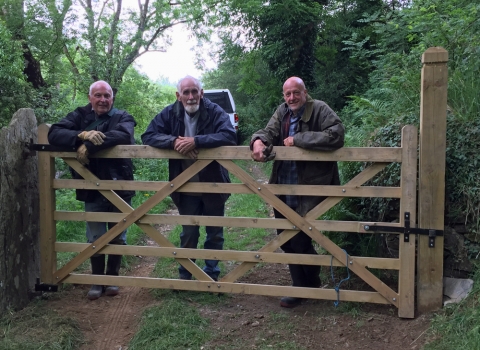 Muckers gate fixing